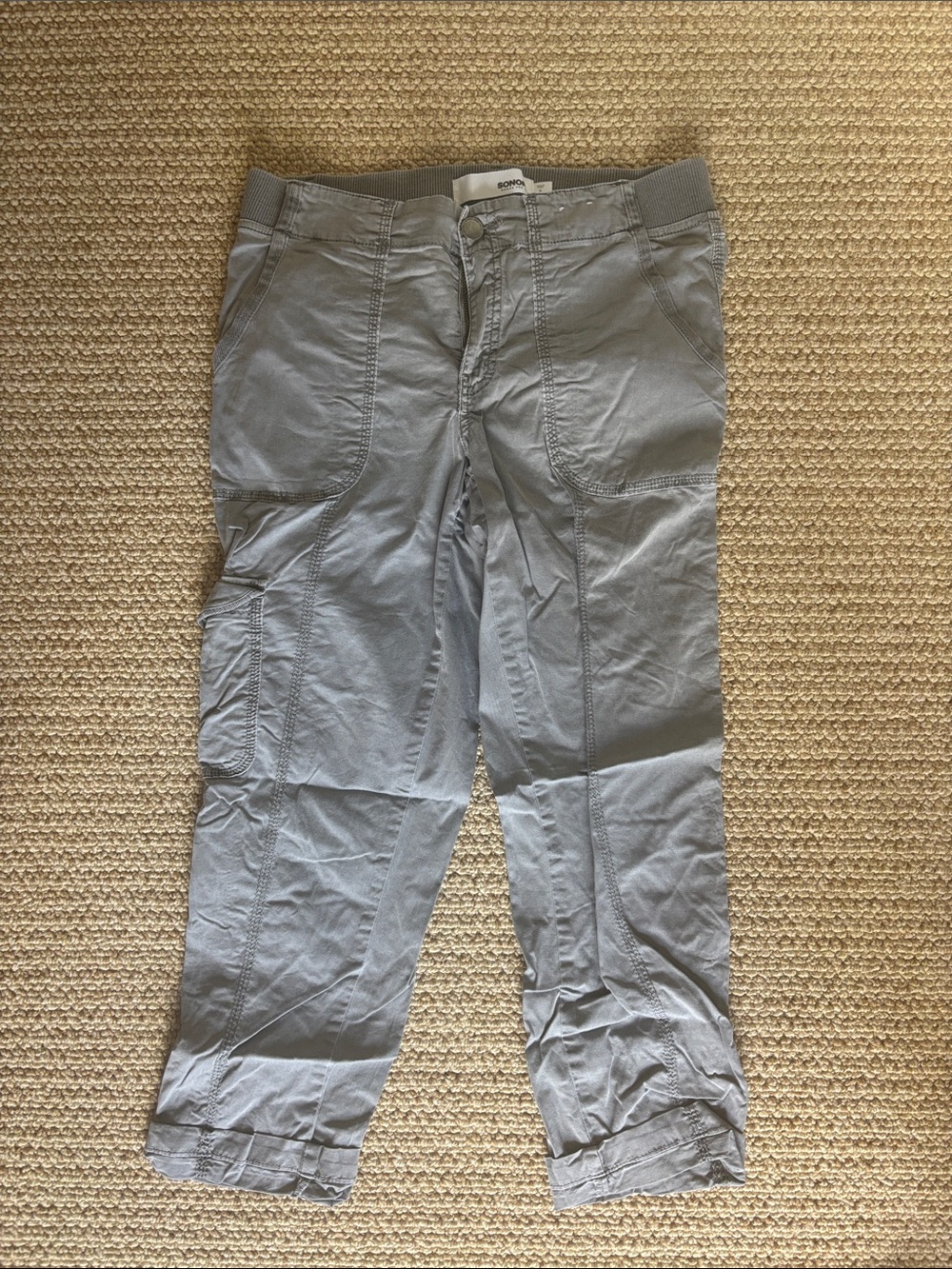 Sonoma Cropped Cargo Pants in Gray